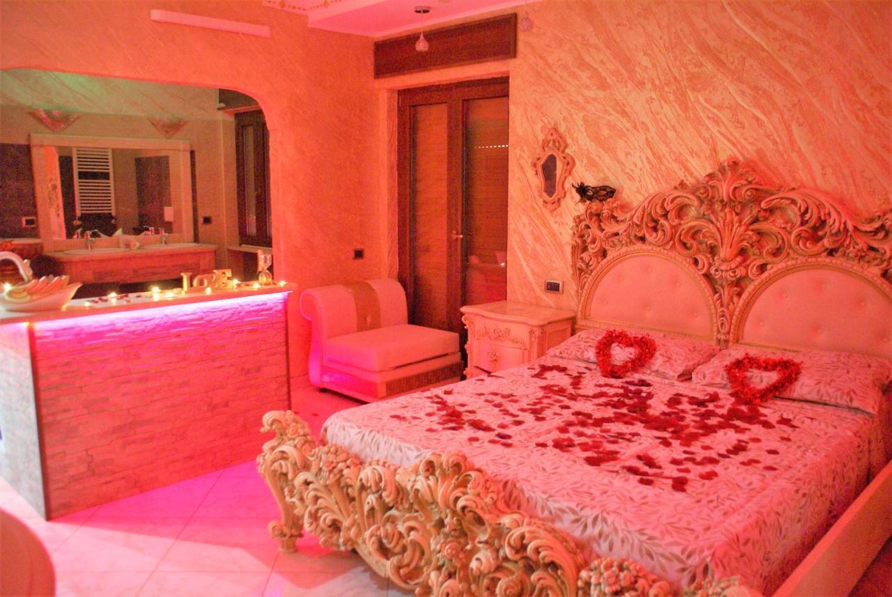 Gold Luxury Suite Home Roma Экстерьер фото