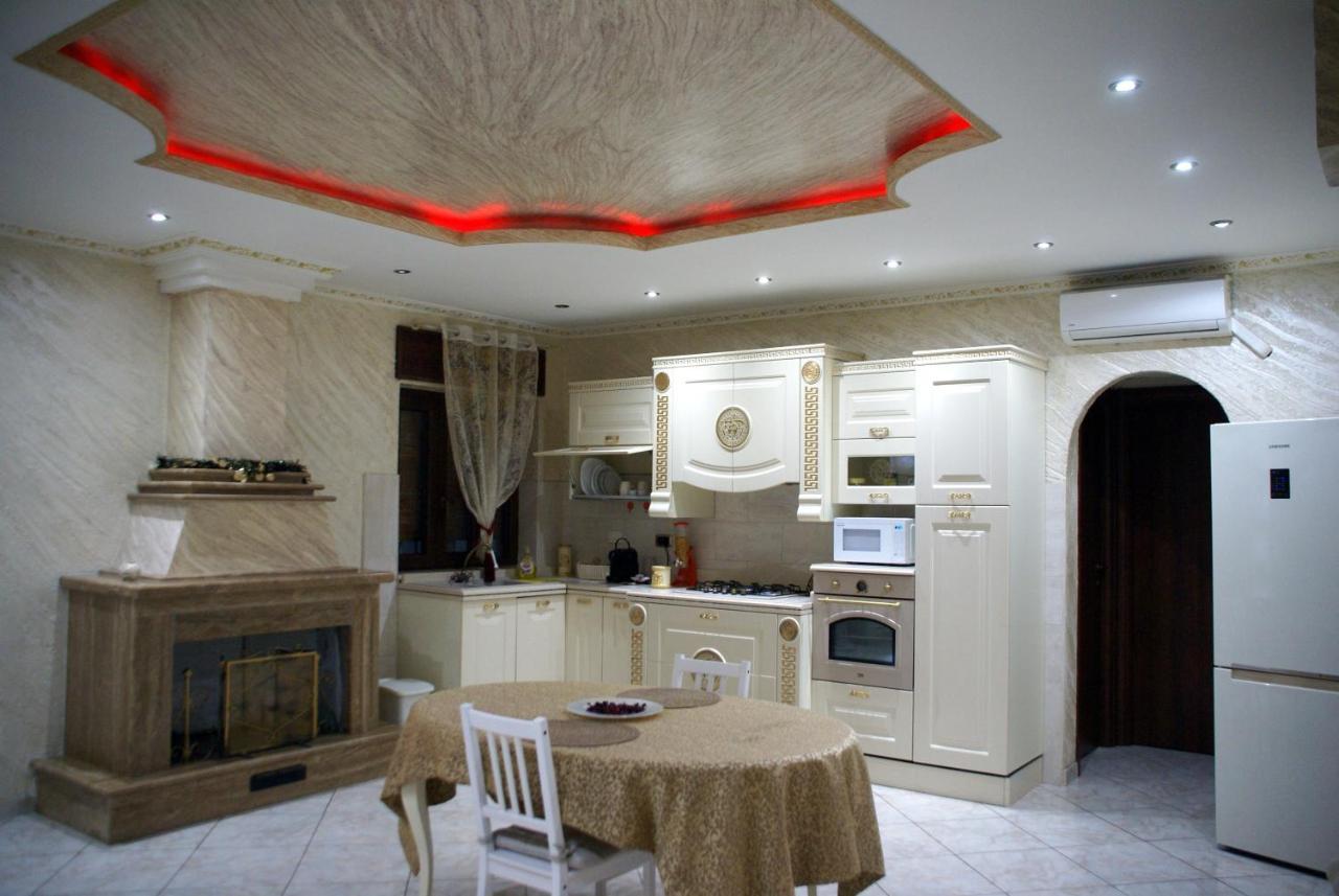 Gold Luxury Suite Home Roma Экстерьер фото
